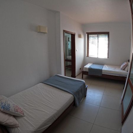 Olana Blue - Beachfront Apartment Riviere Noire Ngoại thất bức ảnh