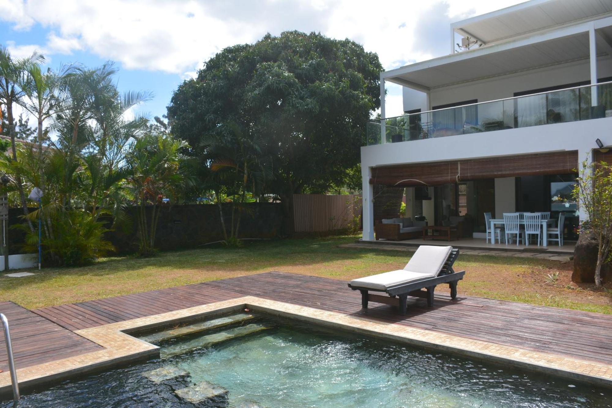 Olana Blue - Beachfront Apartment Riviere Noire Ngoại thất bức ảnh